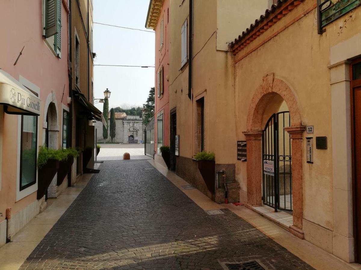 Domus Romanae In Centro Storico بسكييرا ديل غاردا المظهر الخارجي الصورة